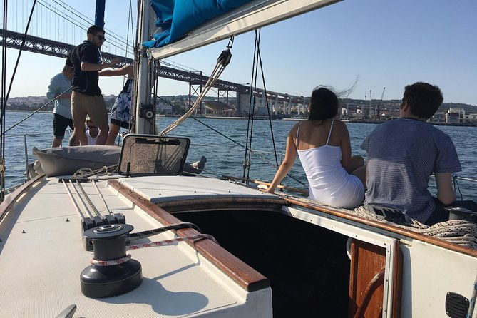 lisbon-sailing-day-cruise-with-wine-snacks