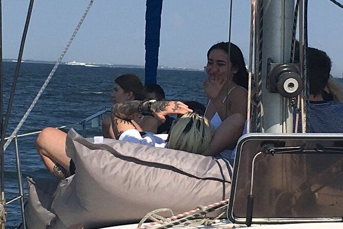 lisbon-sailing-day-cruise-with-wine-snacks