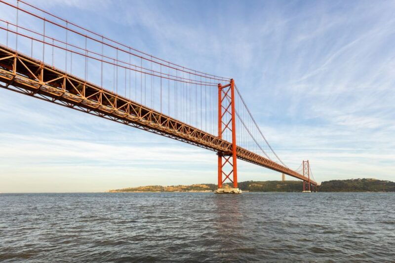 lisbon-sailing-tour-on-the-tagus-river
