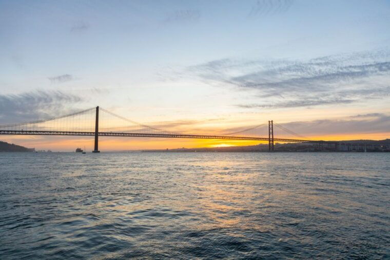 lisbon-sailing-tour-on-the-tagus-river