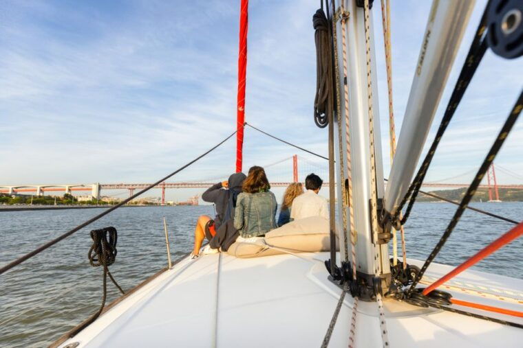 lisbon-sailing-tour-on-the-tagus-river