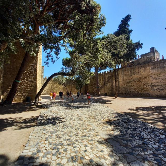 lisbon-sao-jorge-castle-skip-the-line-entry-with-audioguide