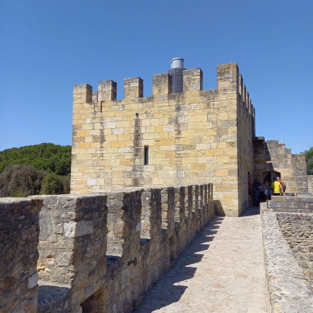 lisbon-sao-jorge-castle-skip-the-line-entry-with-audioguide