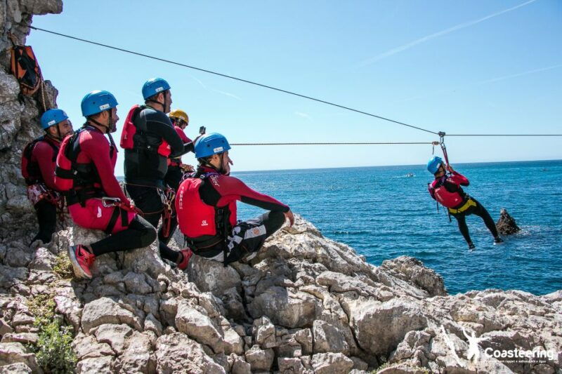 lisbon-sesimbra-arrabida-natural-park-coasteering-adventure