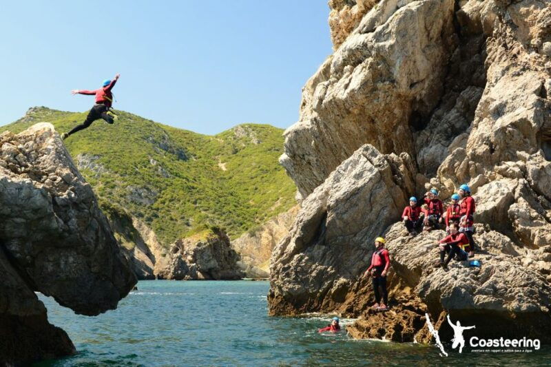 lisbon-sesimbra-arrabida-natural-park-coasteering-adventure