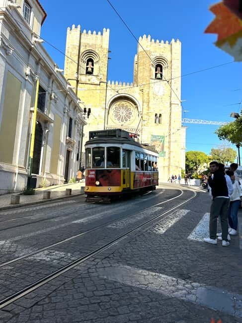 Lisbon sightseeing Big OVERVIEW (4h) Tuk Tuk city Tour - An Honest Look at the Lisbon Tuk Tuk Tour