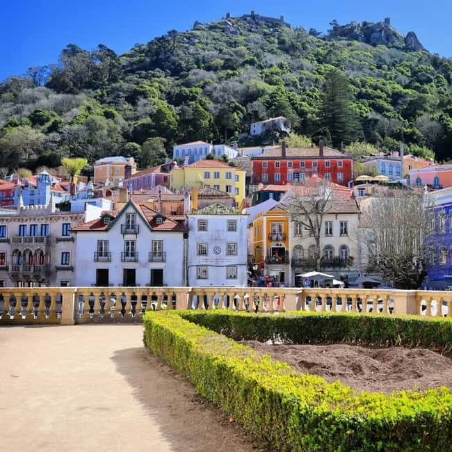 Lisbon: Sintra Half-Day Tour with Pena Palace & Regaleira - Discovering Sintra: A Perfect Half-Day Tour from Lisbon