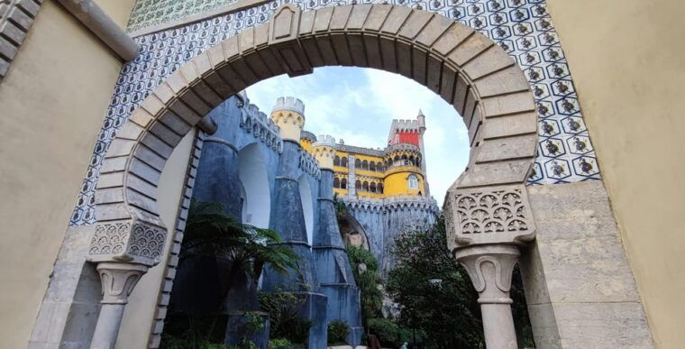 lisbon-sintra-pena-cabo-da-roca-guincho-cascais-estoril-up-to-6-people