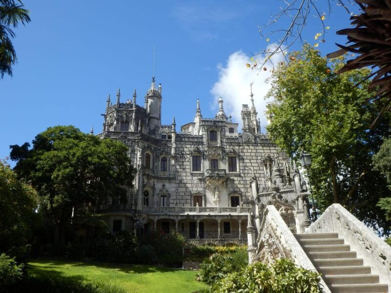 lisbon-sintra-pena-moorish-castle-regaleira-day-tour