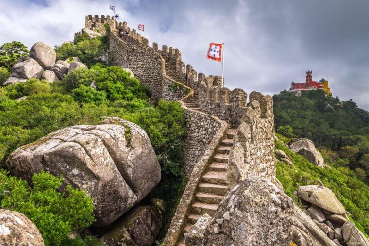 lisbon-sintra-pena-moorish-castle-regaleira-day-tour