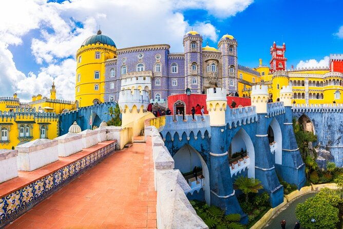 lisbon-sintra-pena-palace-cabo-da-roca-coast-and-cascais-8h