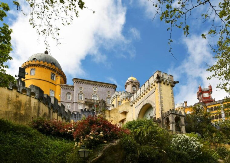 lisbon-sintra-pena-palace-cabo-da-roca-coast-and-cascais