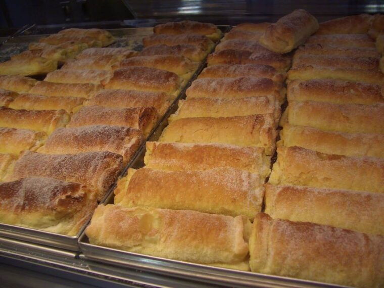 lisbon-sintra-pena-palace-quinta-regaleira-cascais-tour