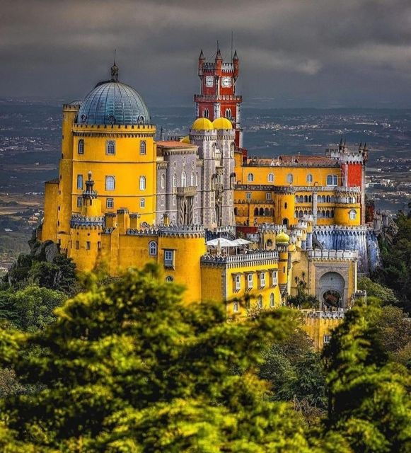 lisbon-sintra-pena-palace-regaleira-cabo-da-roca-tour