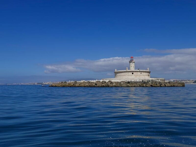 lisbon-speedboat-trip-to-bugio-lighthouse