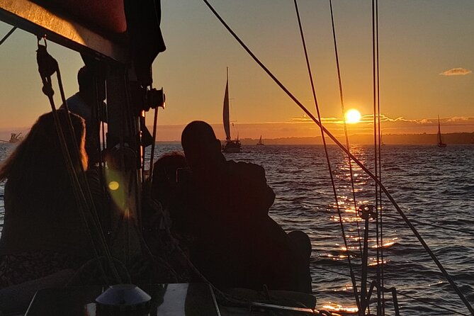 lisbon-sunset-and-day-tours-by-boat-with-drinks-and-music