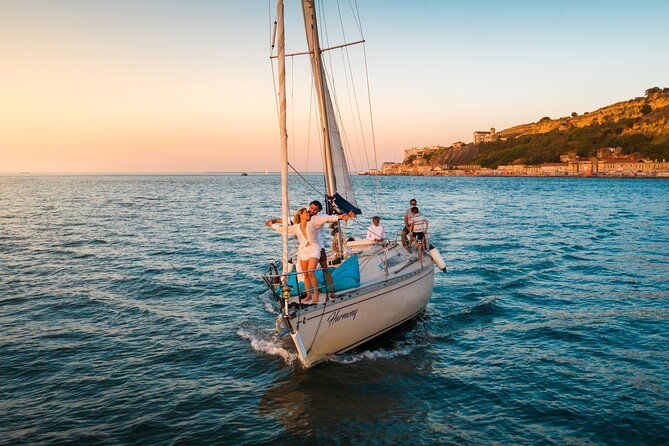 lisbon-sunset-and-day-tours-by-boat-with-drinks-and-music