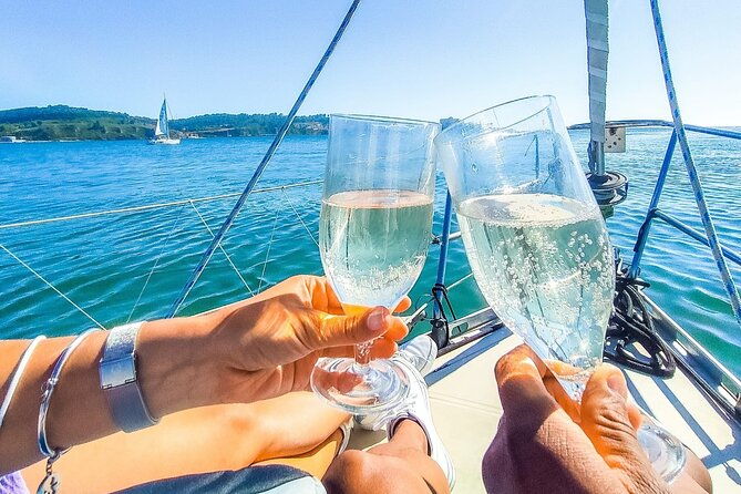 lisbon-sunset-and-day-tours-by-boat-with-drinks-and-music