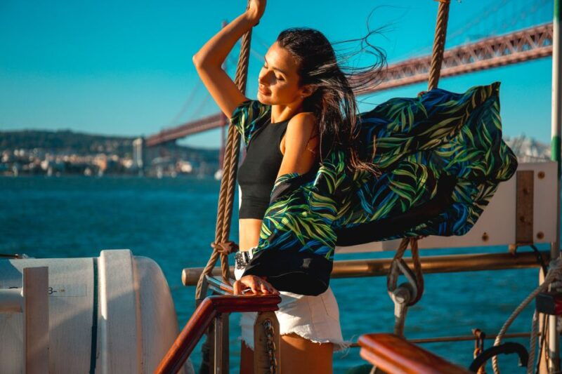lisbon-sunset-boat-party-with-live-dj-and-night-club-entry