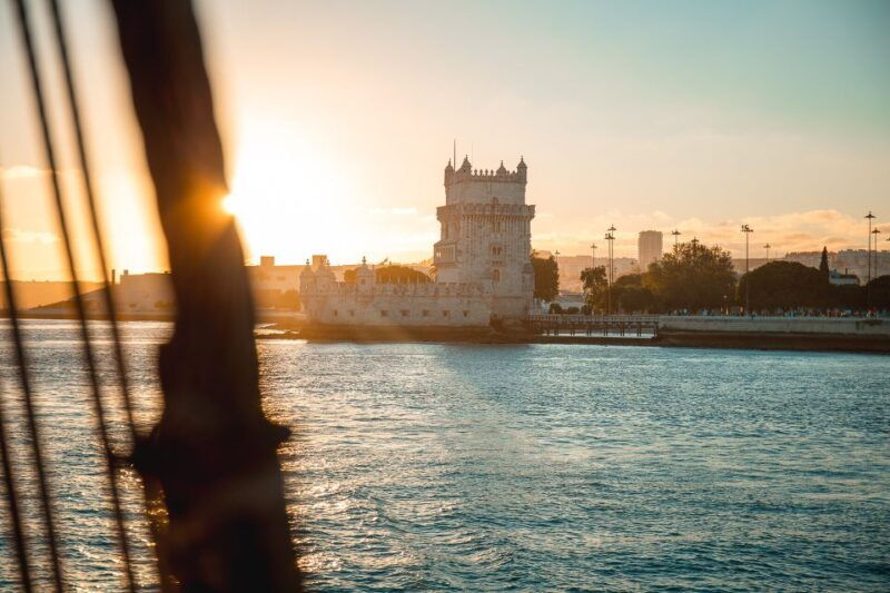 lisbon-sunset-boat-party-with-live-dj-and-night-club-entry