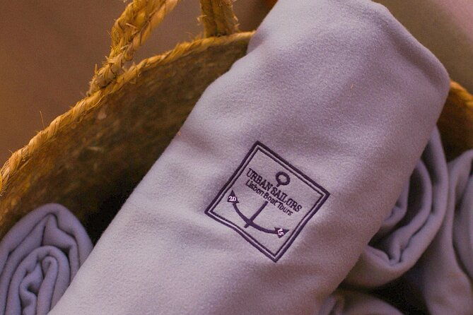 lisbon-sunset-boat-tour-with-drinks-included