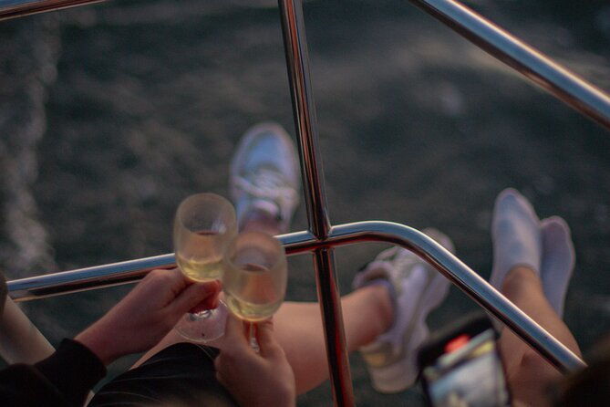 lisbon-sunset-boat-tour-with-drinks-included