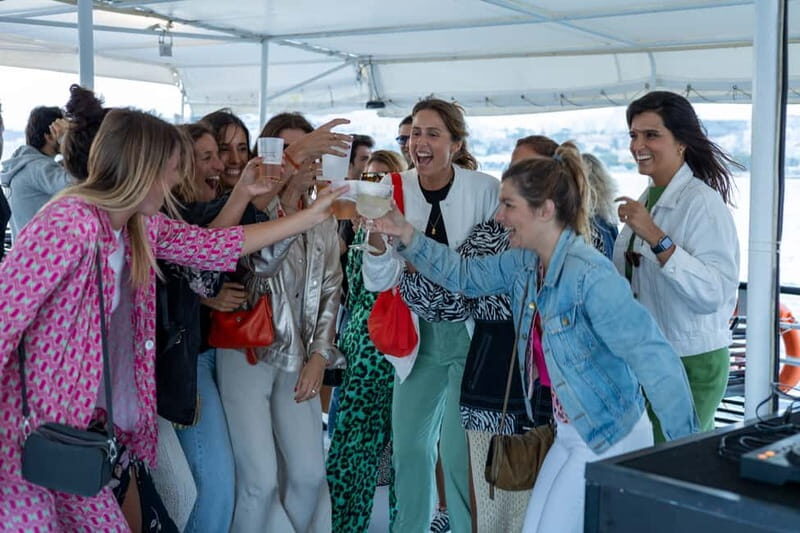 Lisbon: Sunset Boat Tour with Music and Drinks - The Experience in Detail