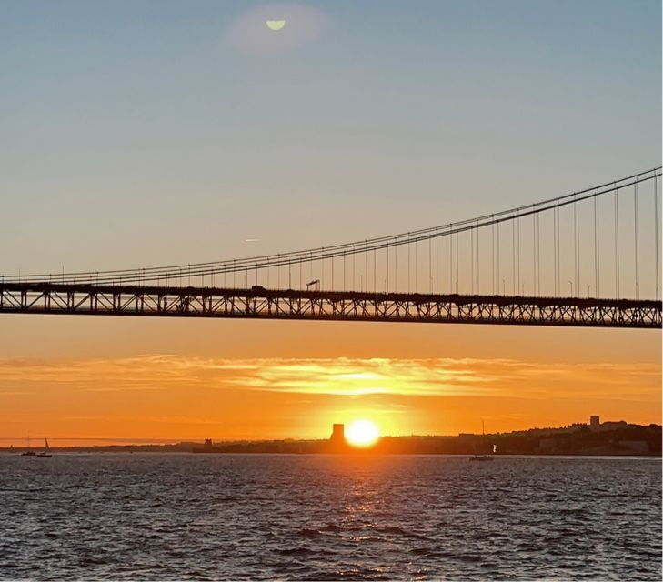 lisbon-sunset-boat-tour-with-wine-2