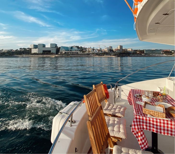 lisbon-sunset-boat-tour-with-wine-2