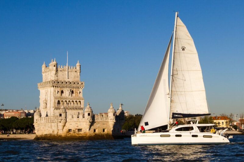 lisbon-sunset-catamaran-cruise-music-and-open-bar