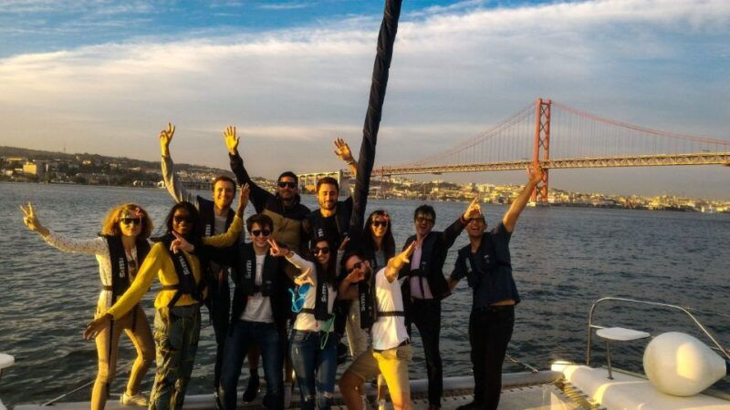 lisbon-sunset-catamaran-cruise-music-and-open-bar