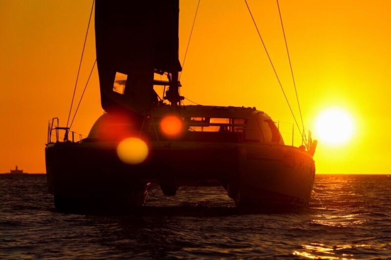 lisbon-sunset-catamaran-cruise-music-and-open-bar