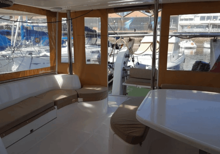 lisbon-sunset-catamaran-cruise-music-and-open-bar