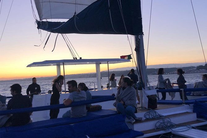 lisbon-sunset-catamaran-cruise-on-the-tagus-river