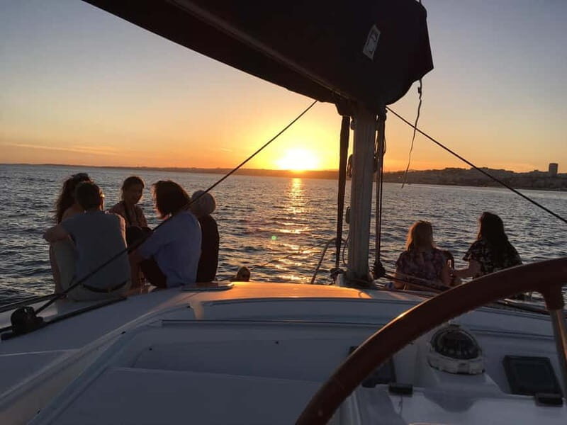 Lisbon: Sunset Catamaran Cruise with Drinks - Why Choose This Sunset Catamaran Cruise?