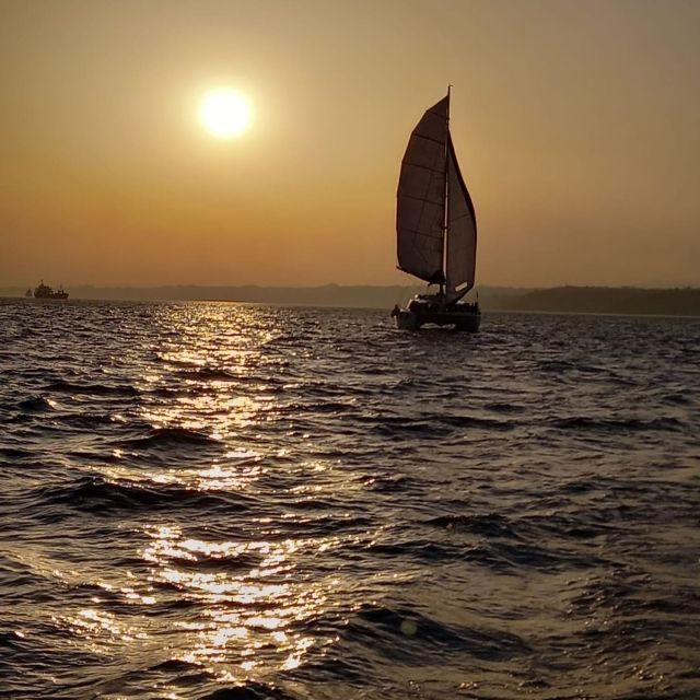 lisbon-sunset-catamaran-cruise-with-welcome-drink