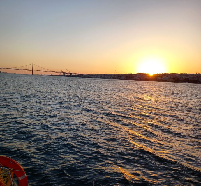lisbon-sunset-catamaran-cruise-with-welcome-drink