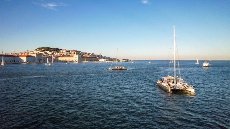 lisbon-sunset-catamaran-tour-with-music-and-drink