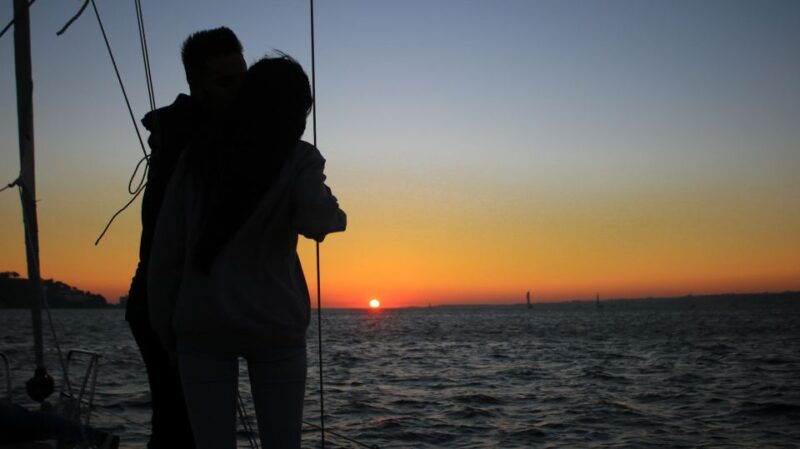 lisbon-sunset-cruise-with-drinks-and-snacks