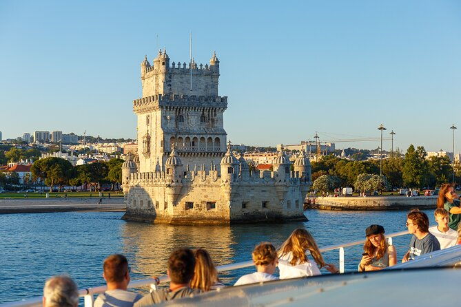 lisbon-sunset-cruise-with-wine-and-snacks-2