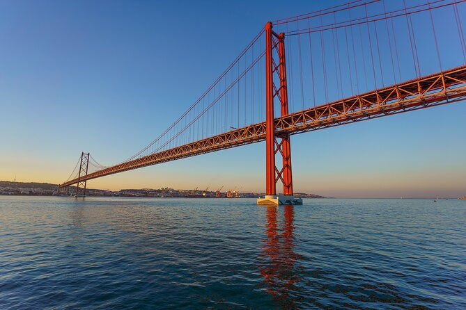lisbon-sunset-cruise-with-wine-and-snacks-2