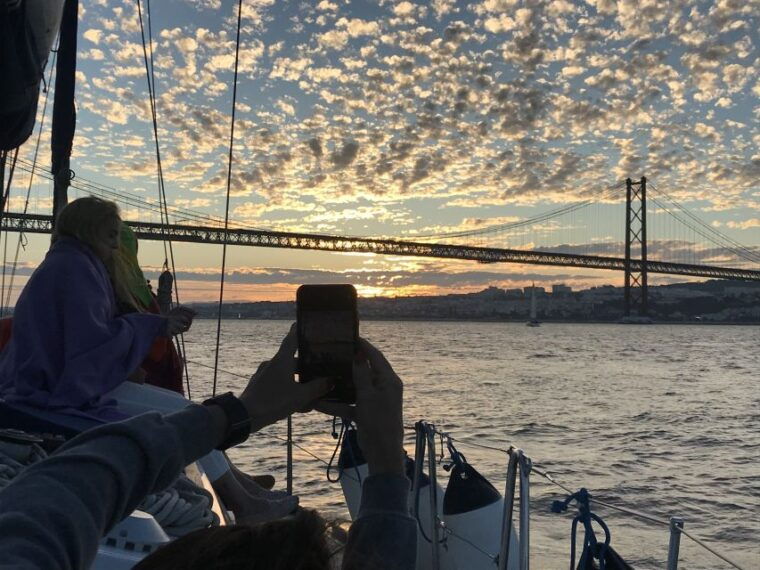 lisbon-sunset-sailing-cruise-with-wine