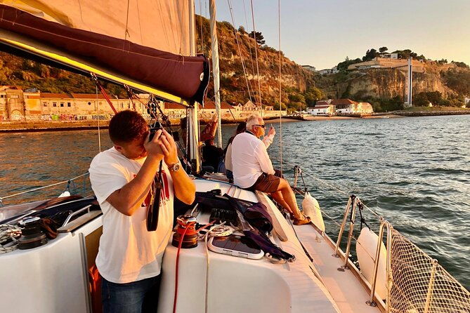 lisbon-sunset-sailing-experience-with-drinks