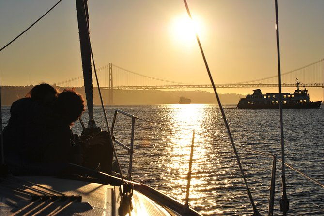 lisbon-sunset-sailing-experience-with-drinks