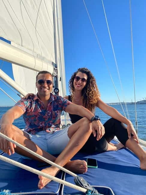 Lisbon: Sunset Sailing with Drinks and Snacks (2,5 hours) - FAQs