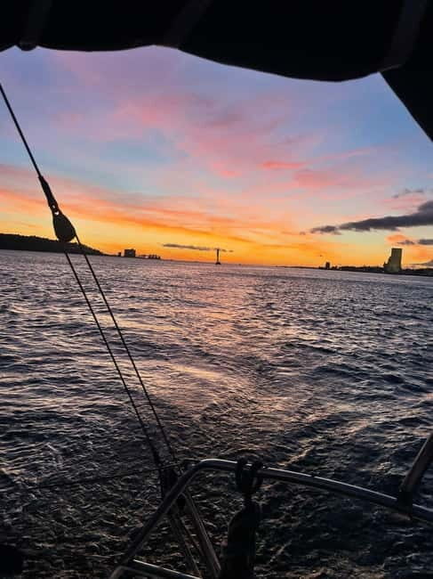Lisbon: Sunset Sailing with Local Wine & Stunning Views - What to Expect During the Tour