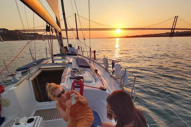 lisbon-sunset-sailing-with-portuguese-wine-history