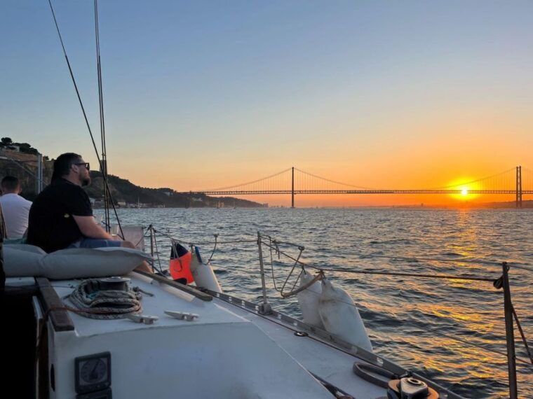 lisbon-sunset-sensations-2h-cruise