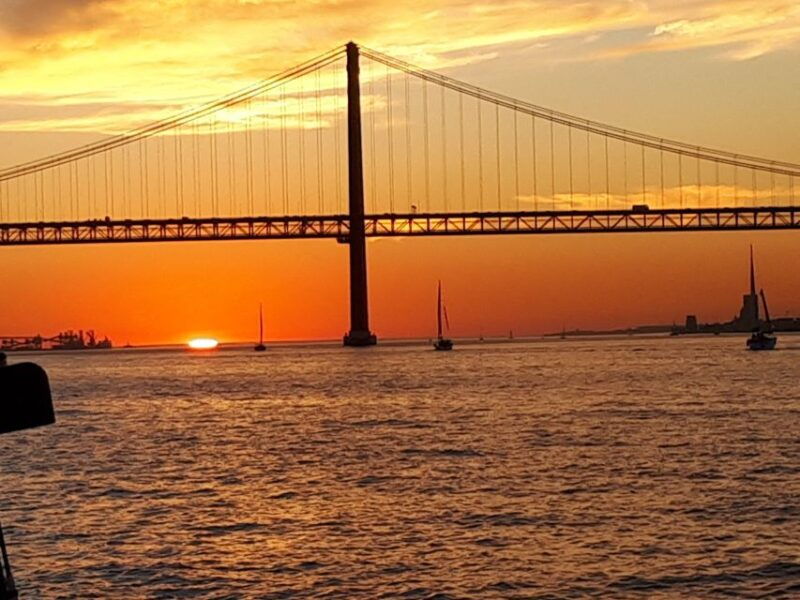 lisbon-sunset-speedboat-tour-2