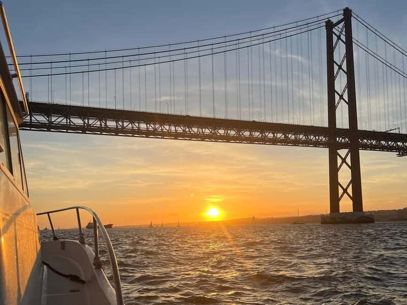 Lisbon: Sunset Tour on a Cozy Boat - Practical Tips for Your Sunset Boat Experience